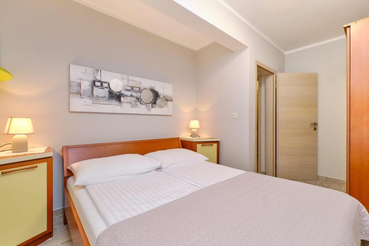 Apartments Enna Mali Lošinj Kültér fotó