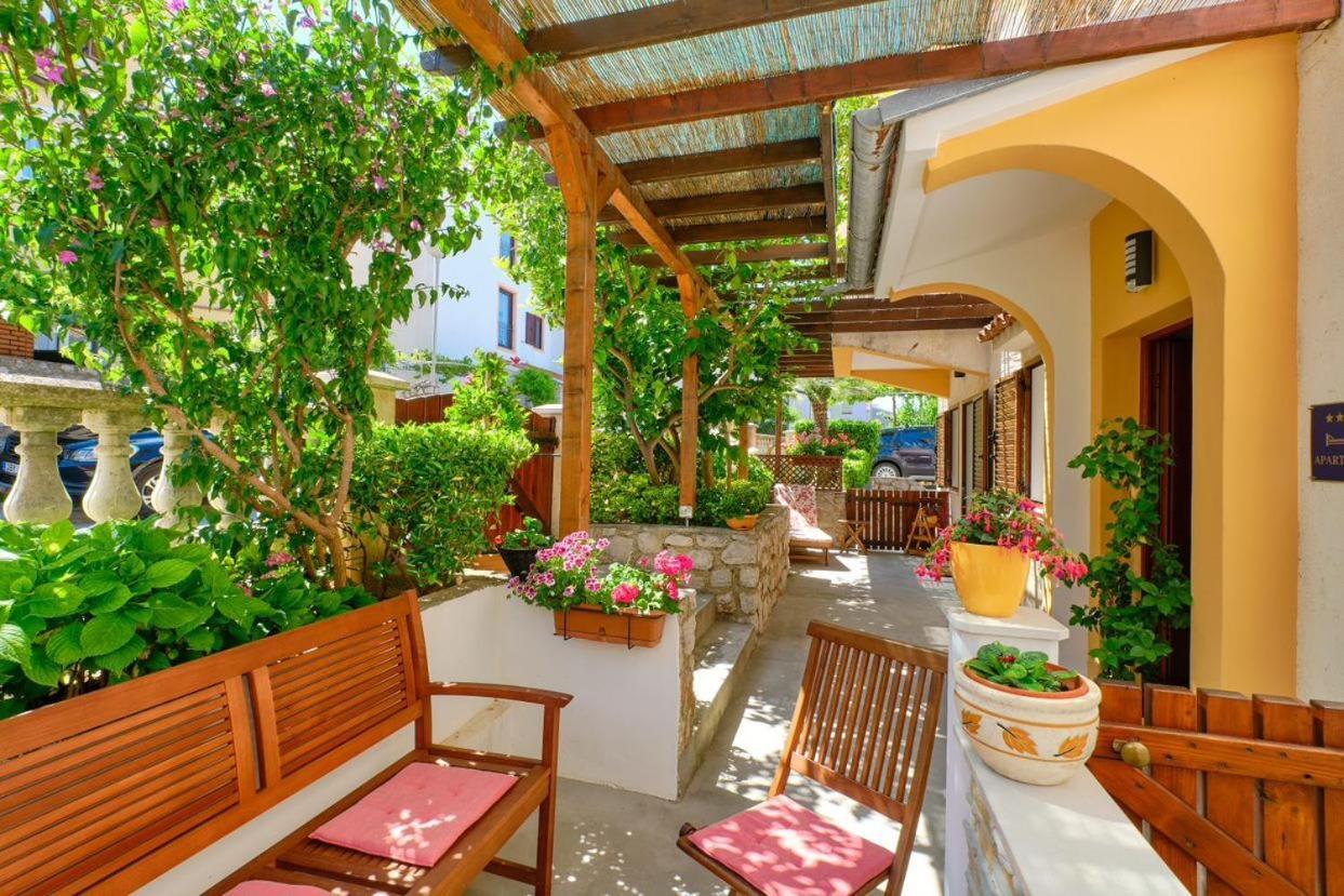 Apartments Enna Mali Lošinj Kültér fotó